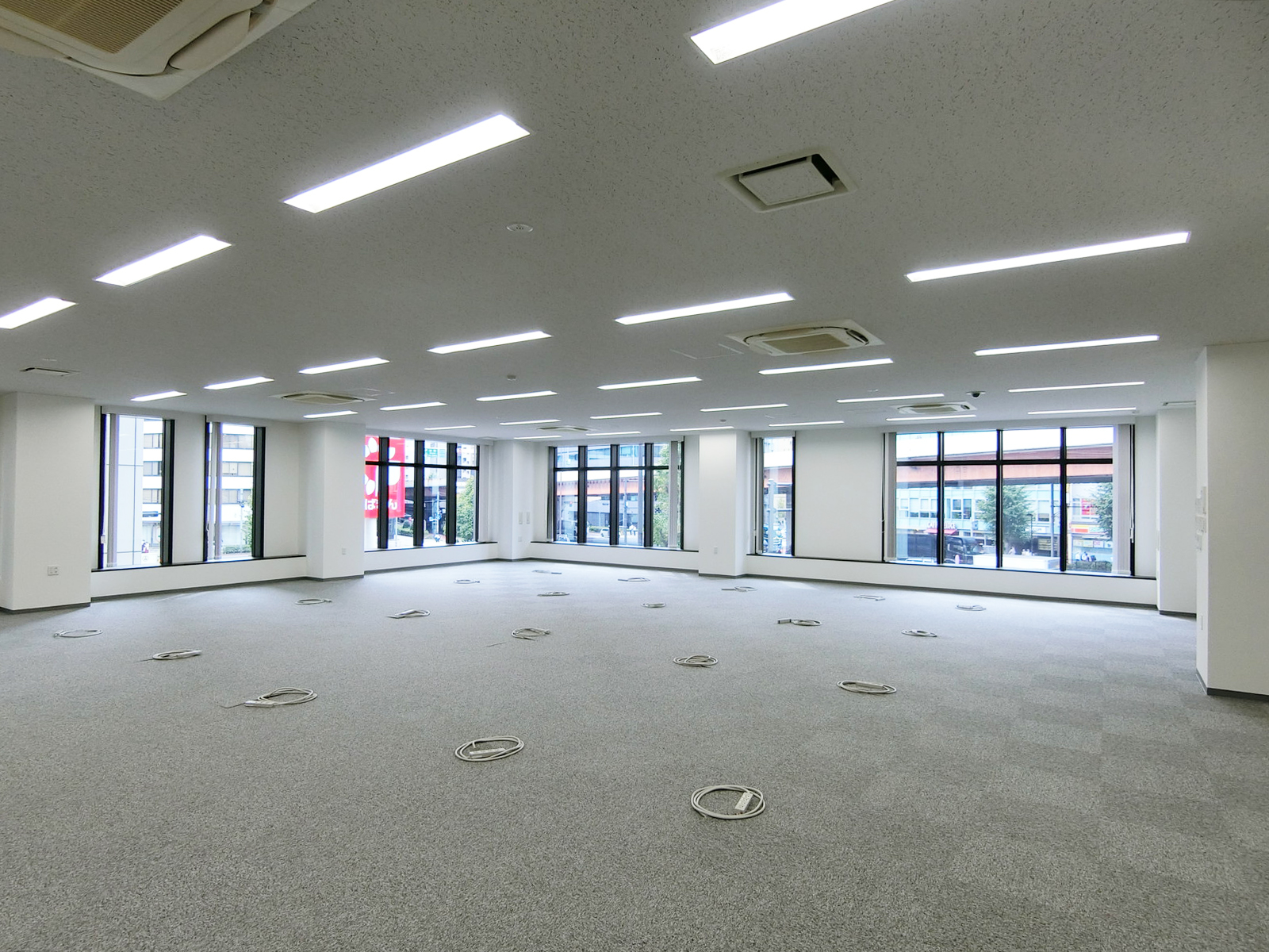 オフィス室内参考画像