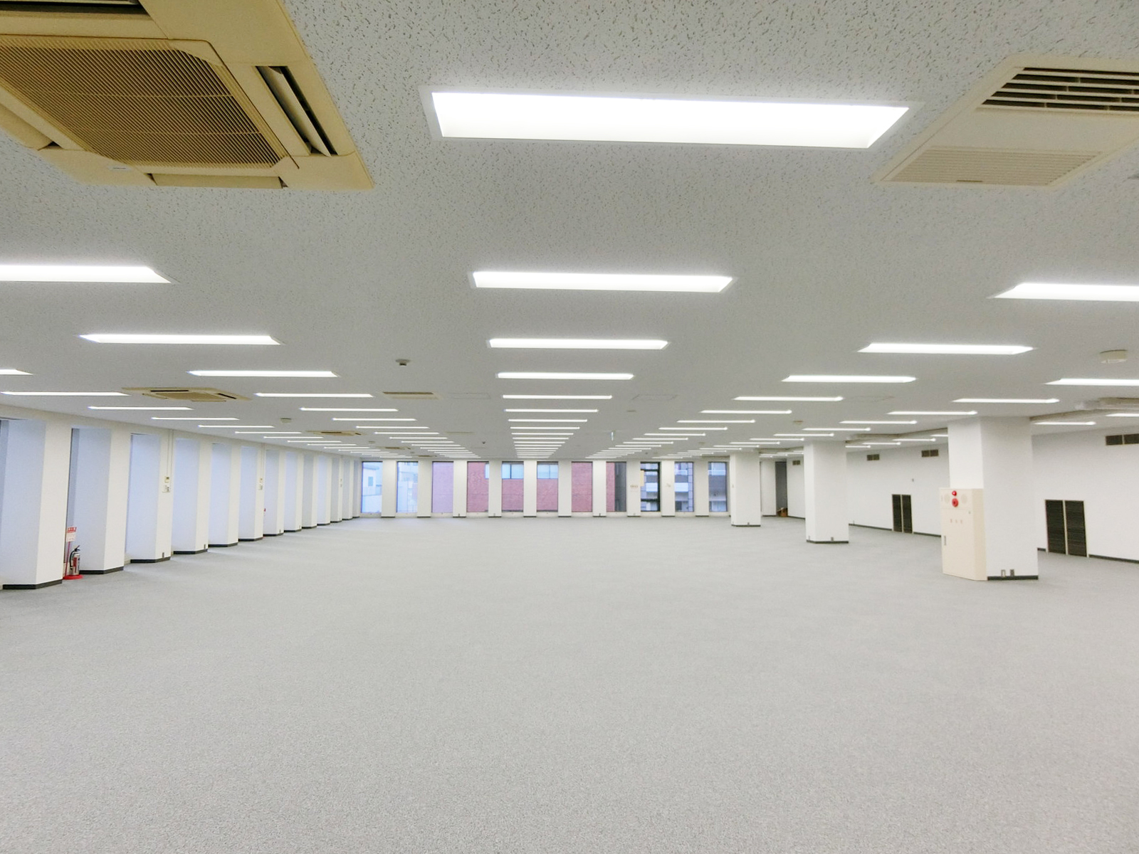 オフィス室内参考画像
