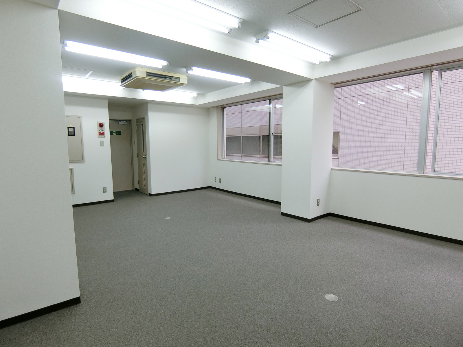 オフィス室内参考画像（4階・約12坪）