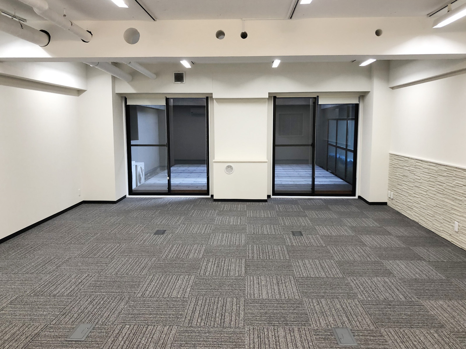 オフィス室内参考画像（112号室）