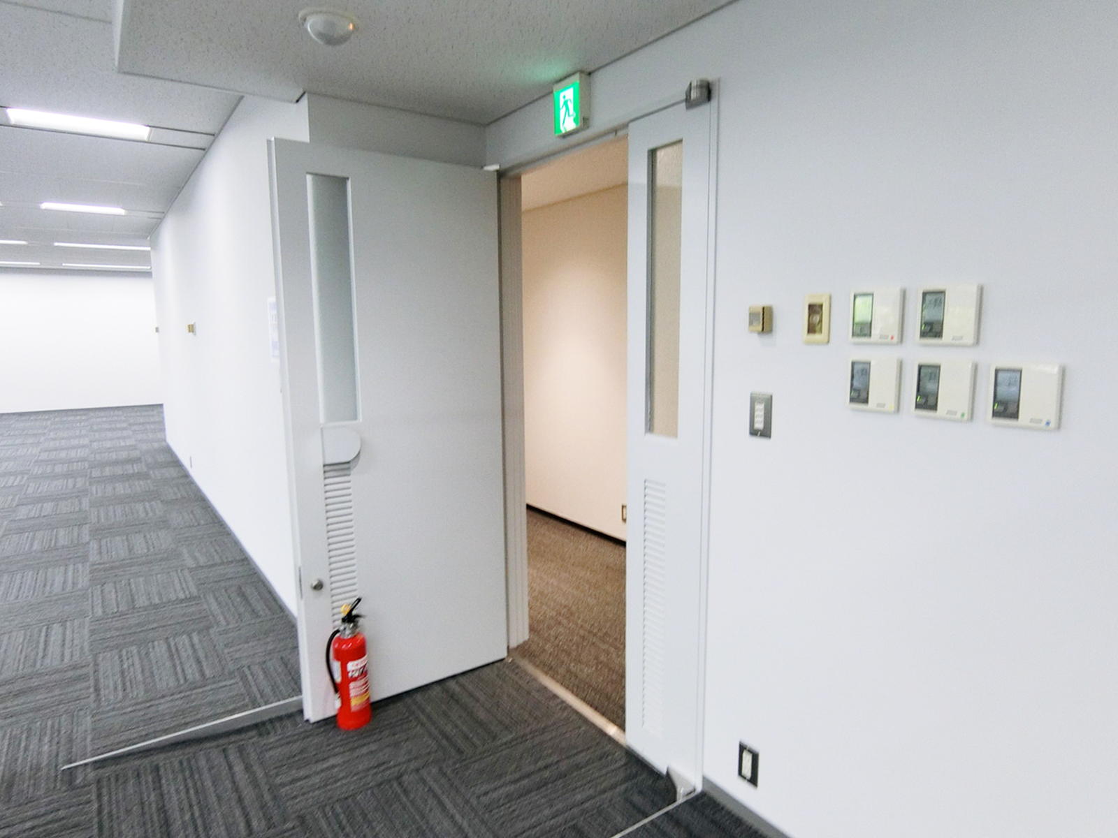 貸室出入口