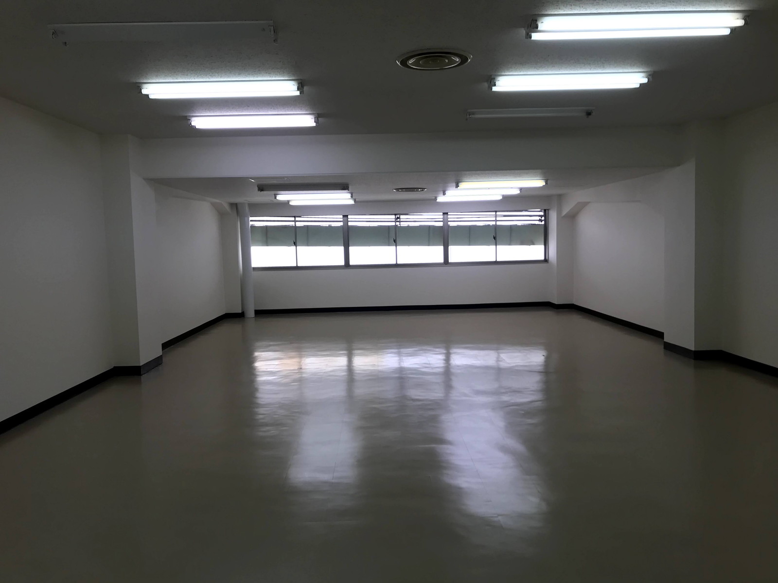 オフィス室内参考画像