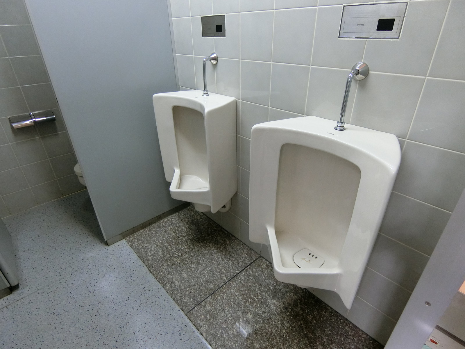 男性用トイレ