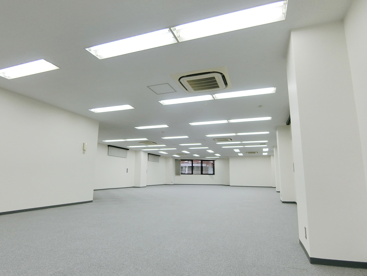 オフィス室内参考画像