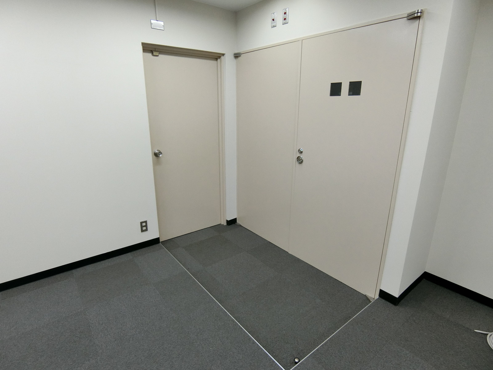 貸室出入口