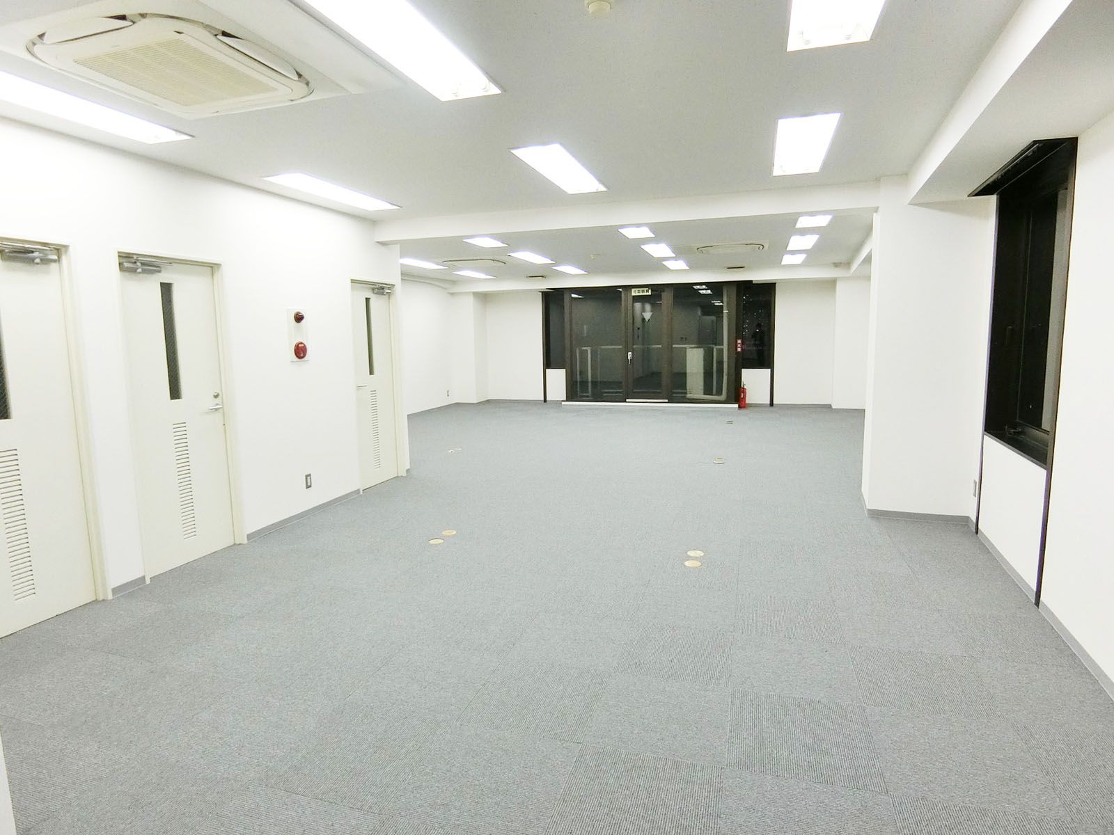 オフィス室内参考画像