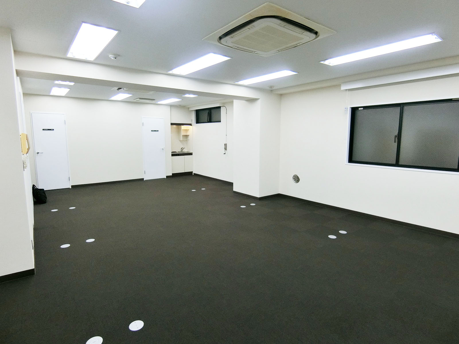 オフィス室内参考画像