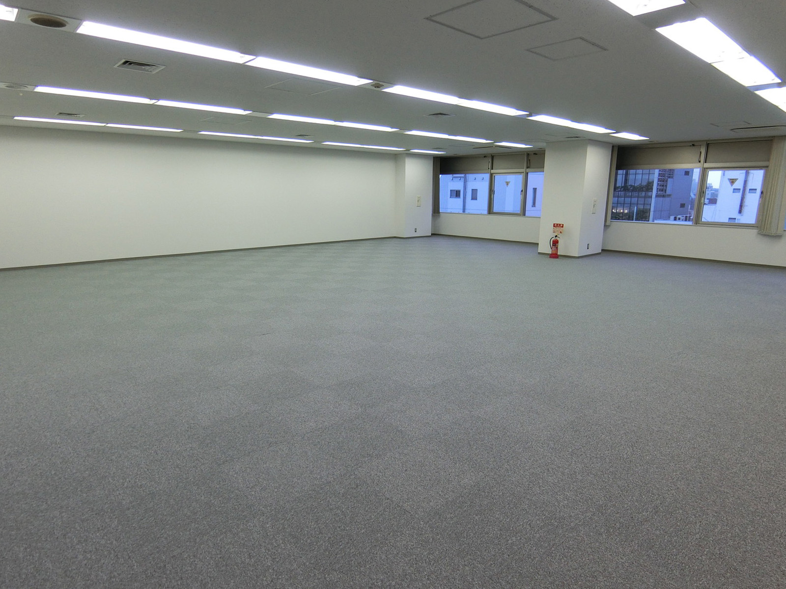 オフィス室内参考画像