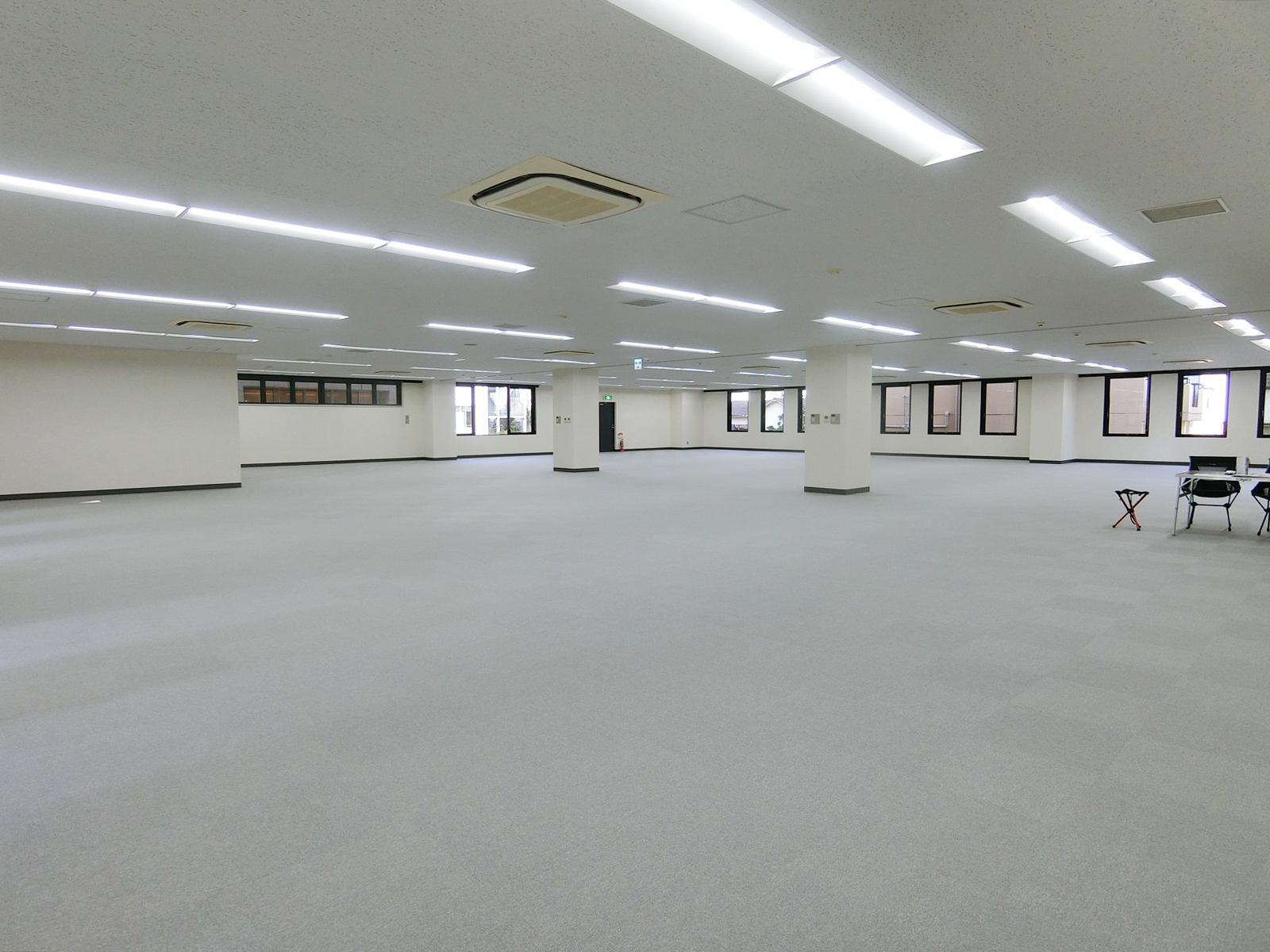 オフィス室内参考画像（2階・約180坪）