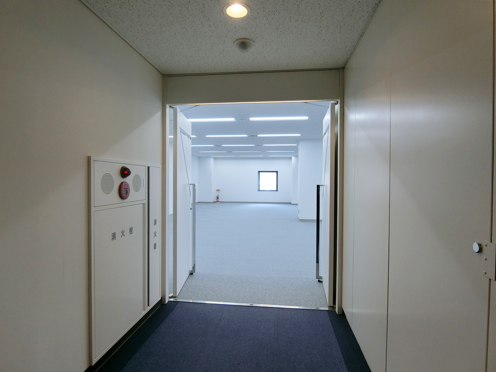 貸室出入り口