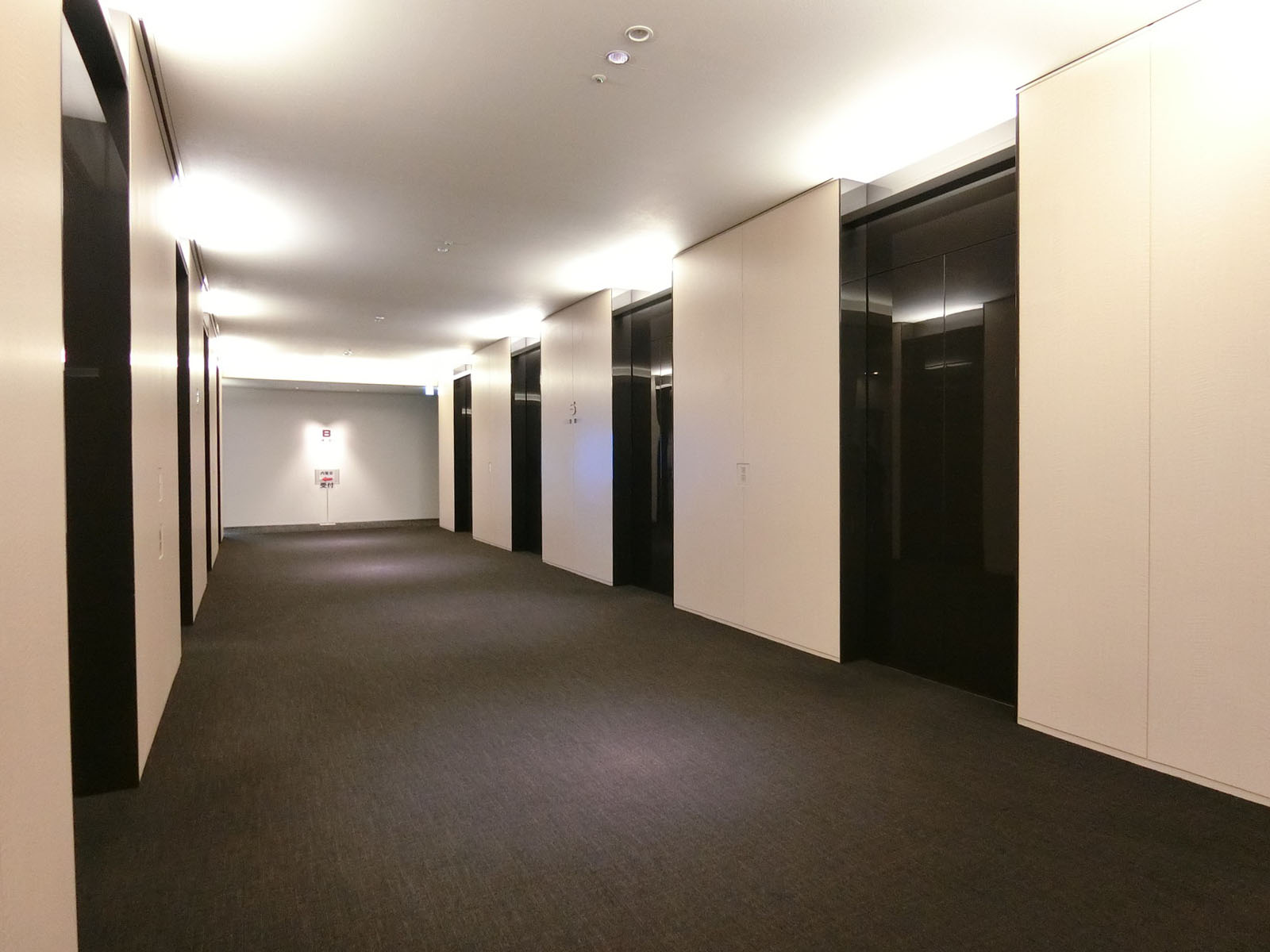 エレベーターホール