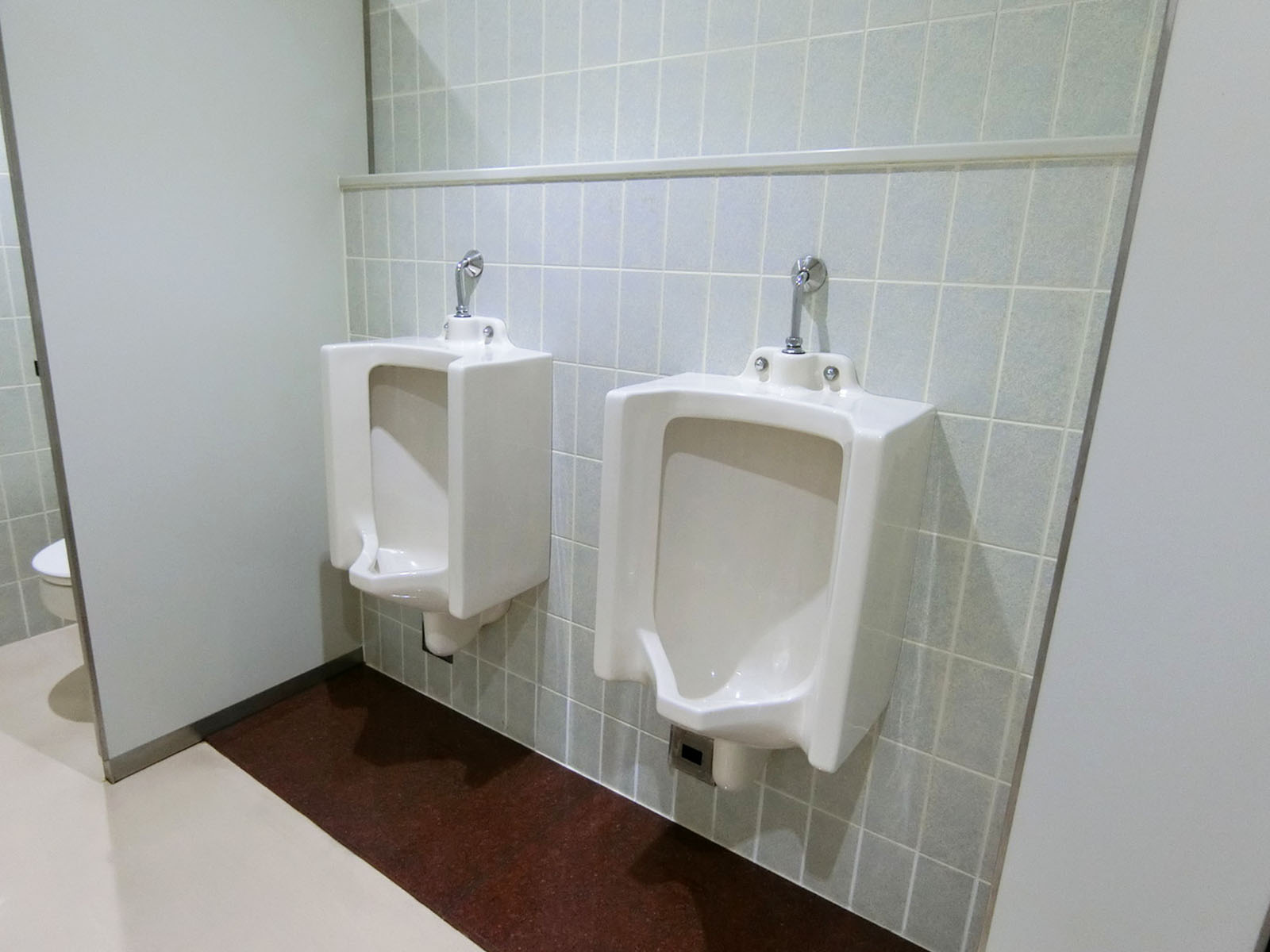 男性用トイレ