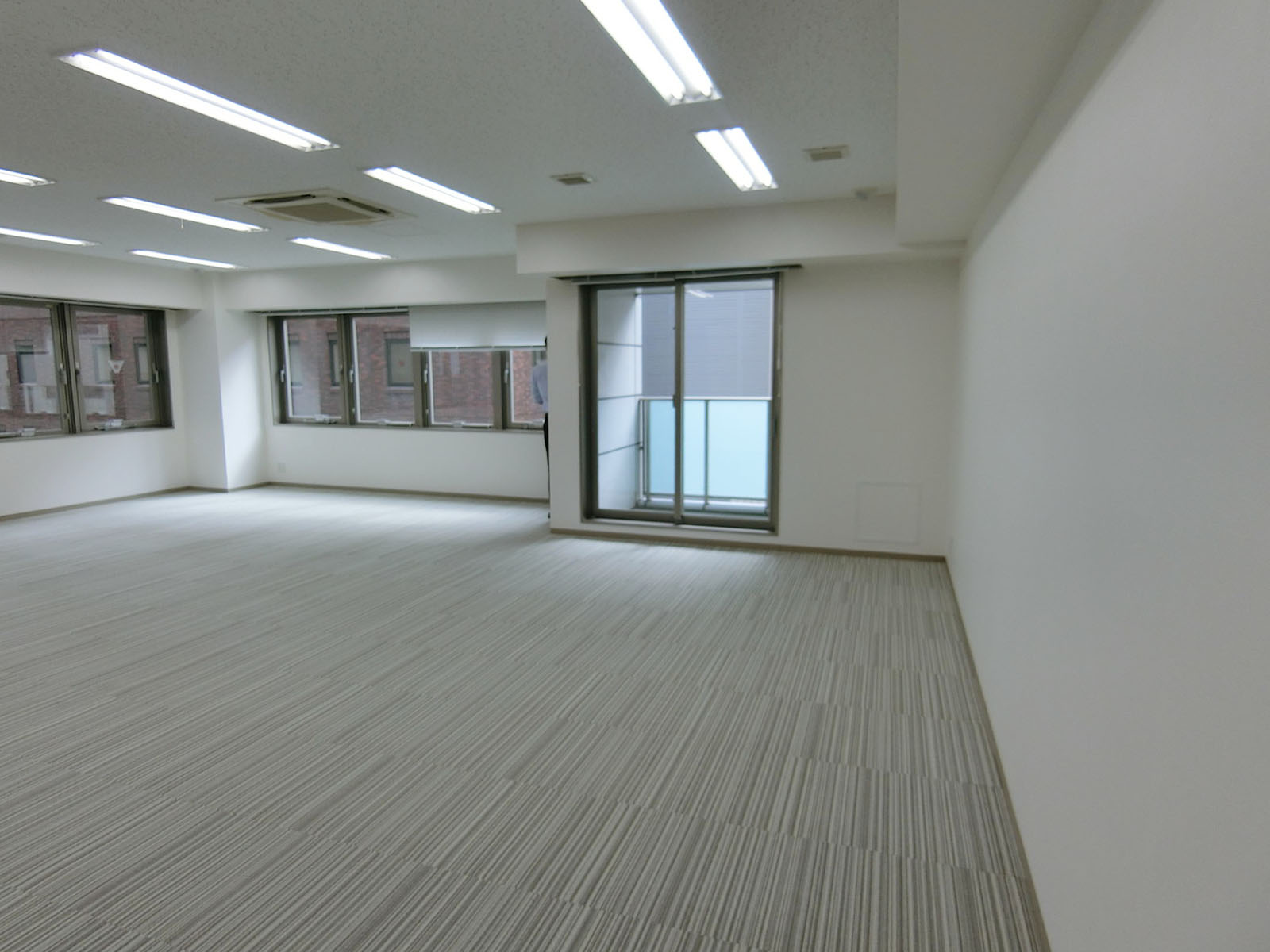 オフィス室内参考画像