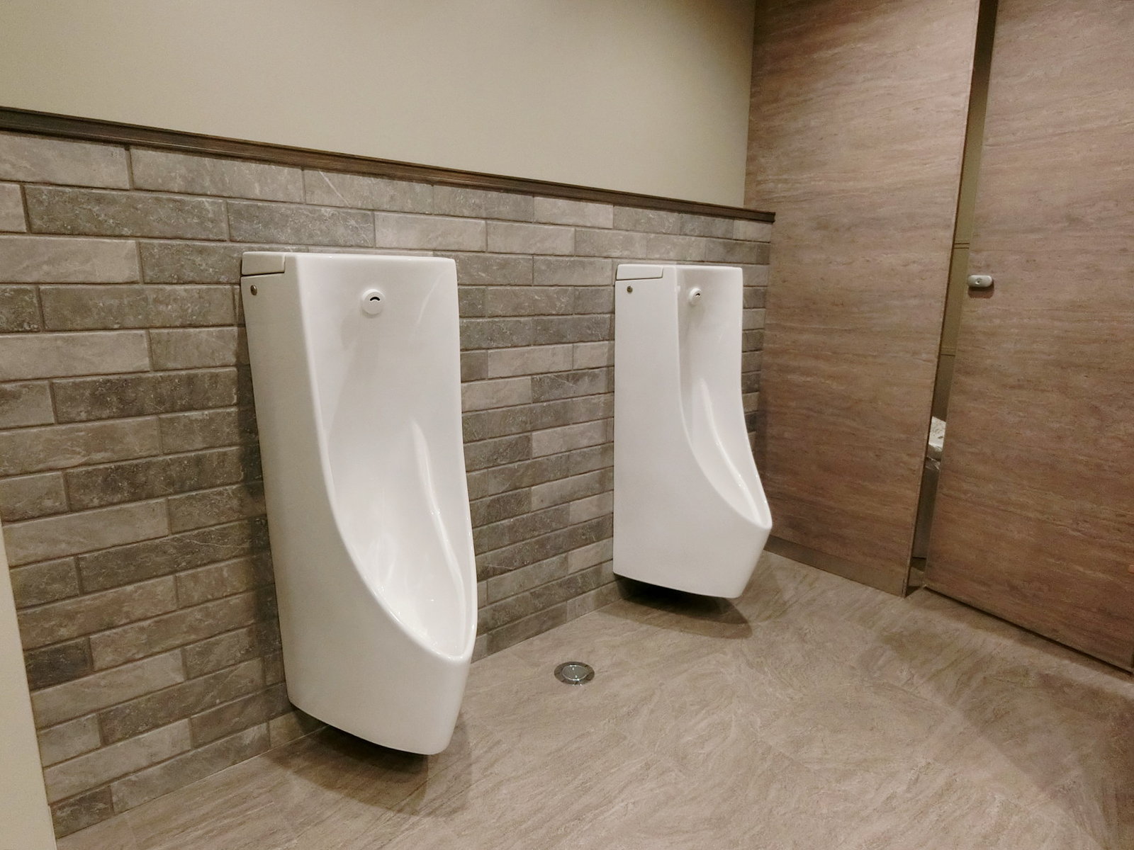 男性用トイレ