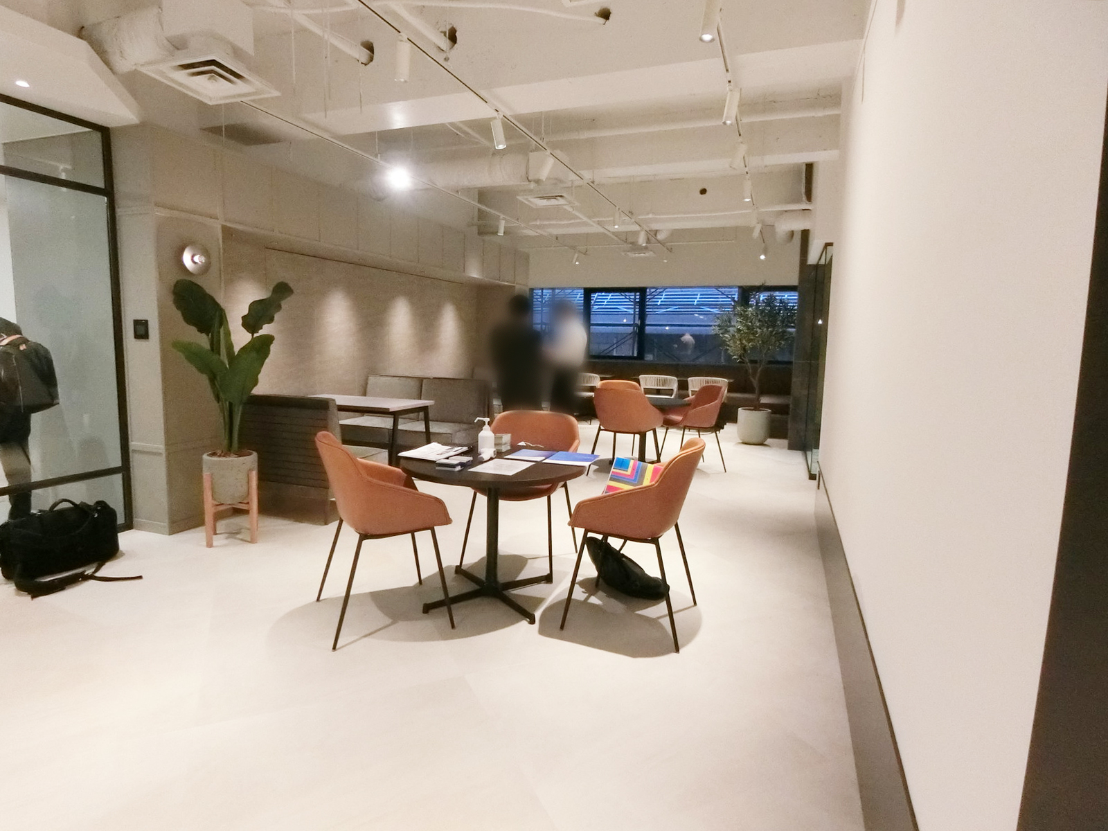 ラウンジ