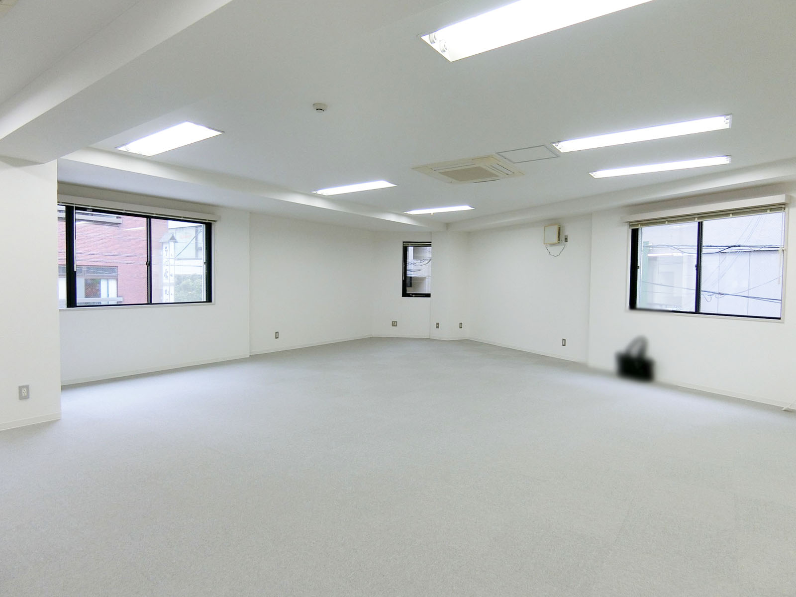 オフィス室内参考画像