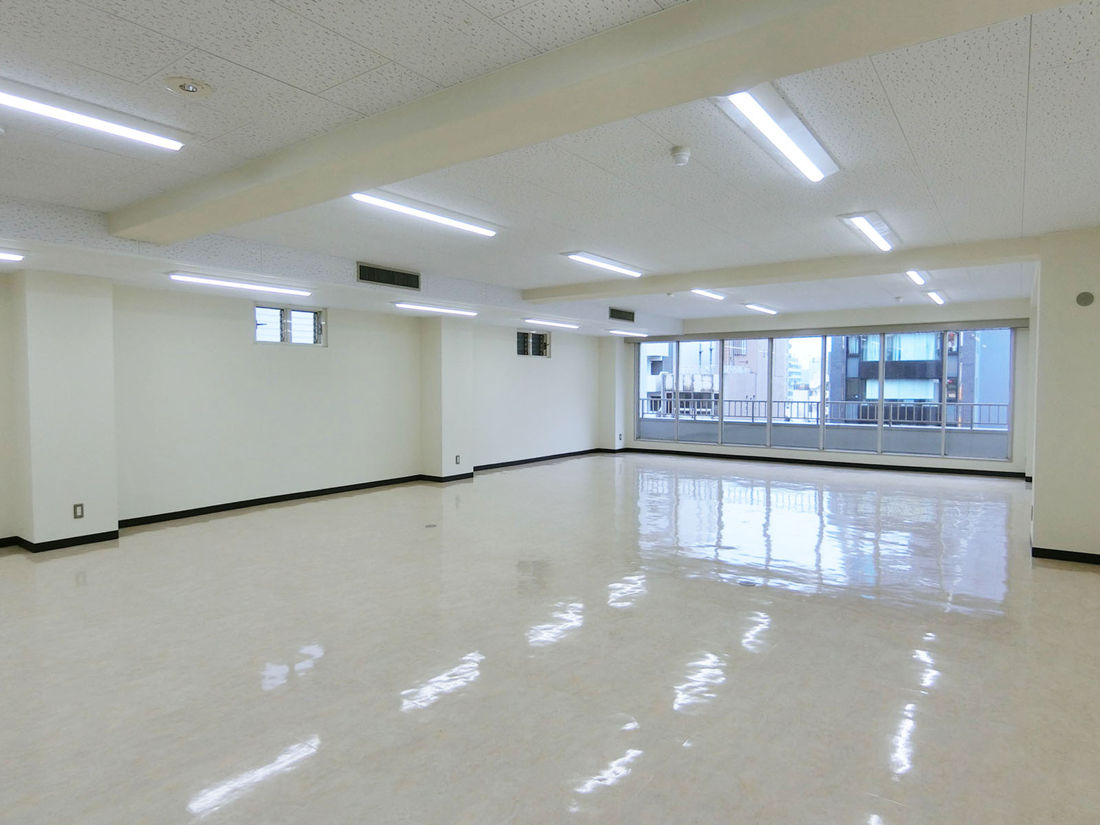 オフィス室内参考画像(8階)