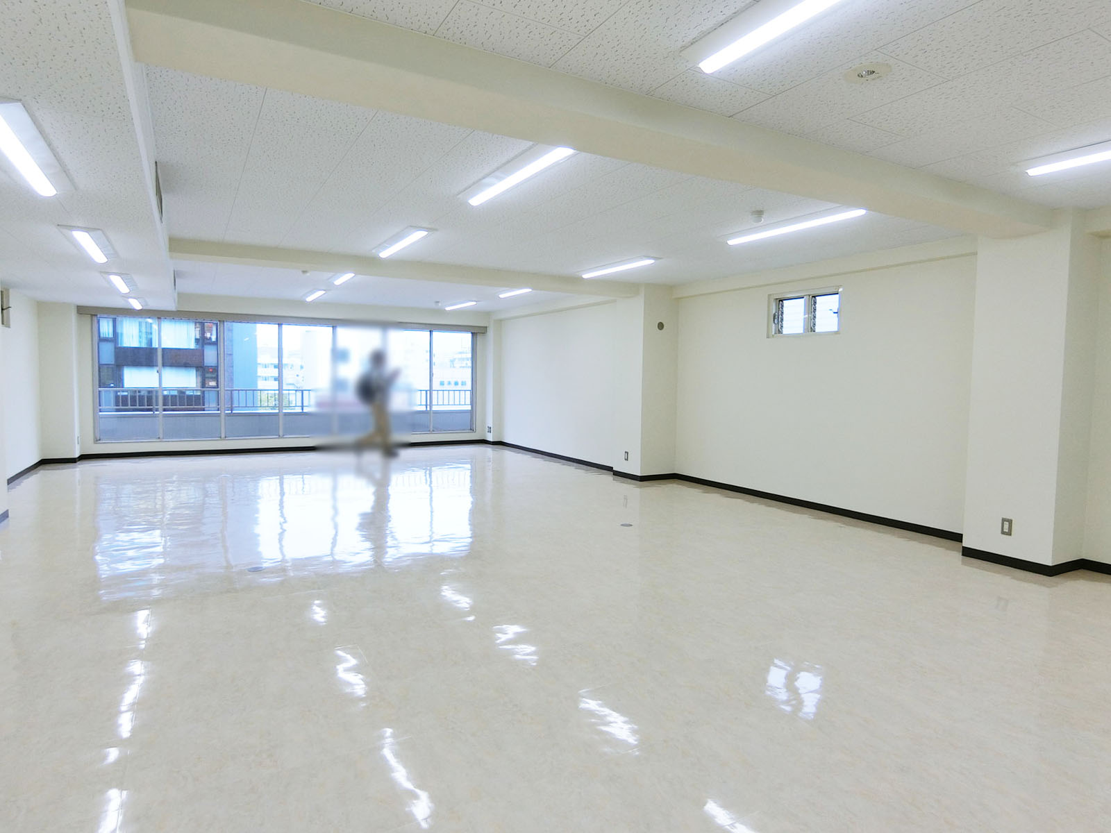 別角度の様子