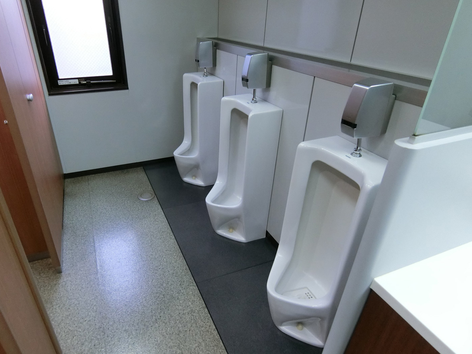 男性用トイレ
