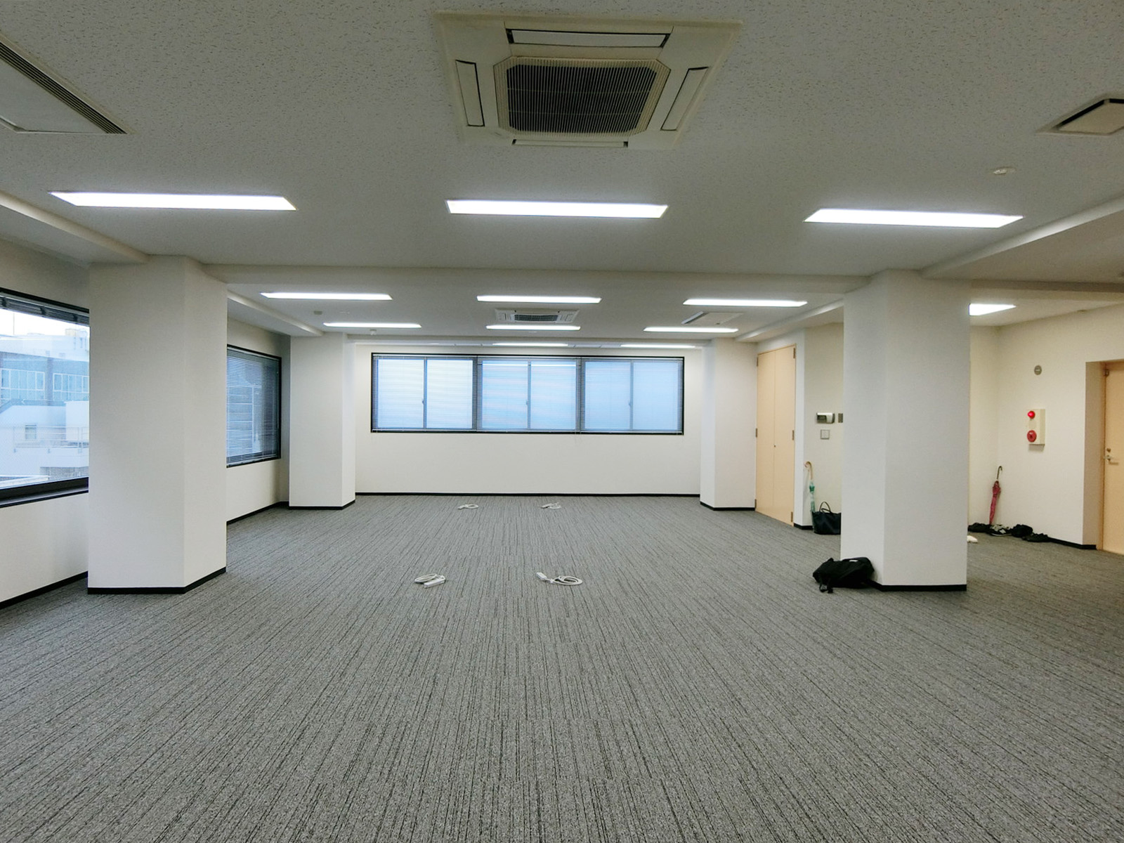 オフィス室内参考画像