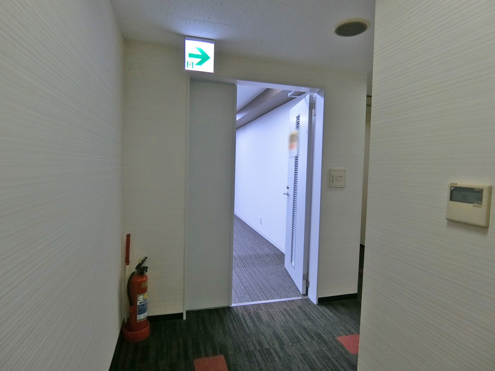 貸室出入り口