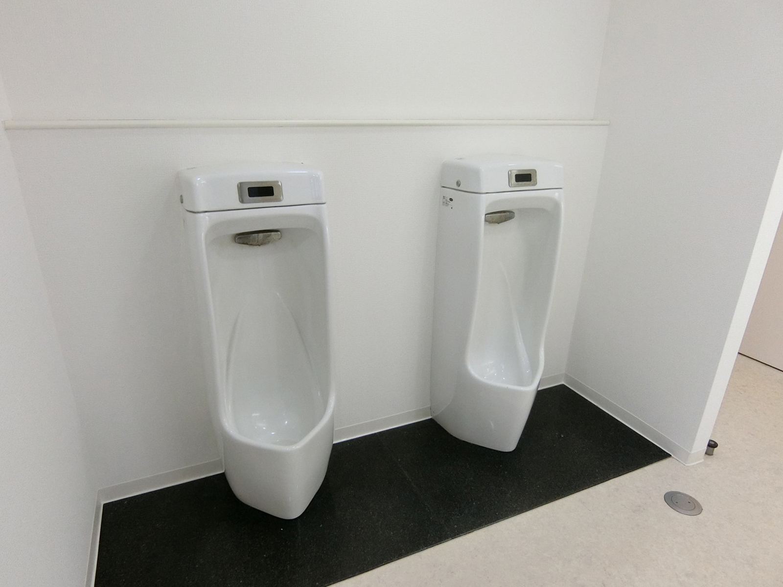 男性用トイレ