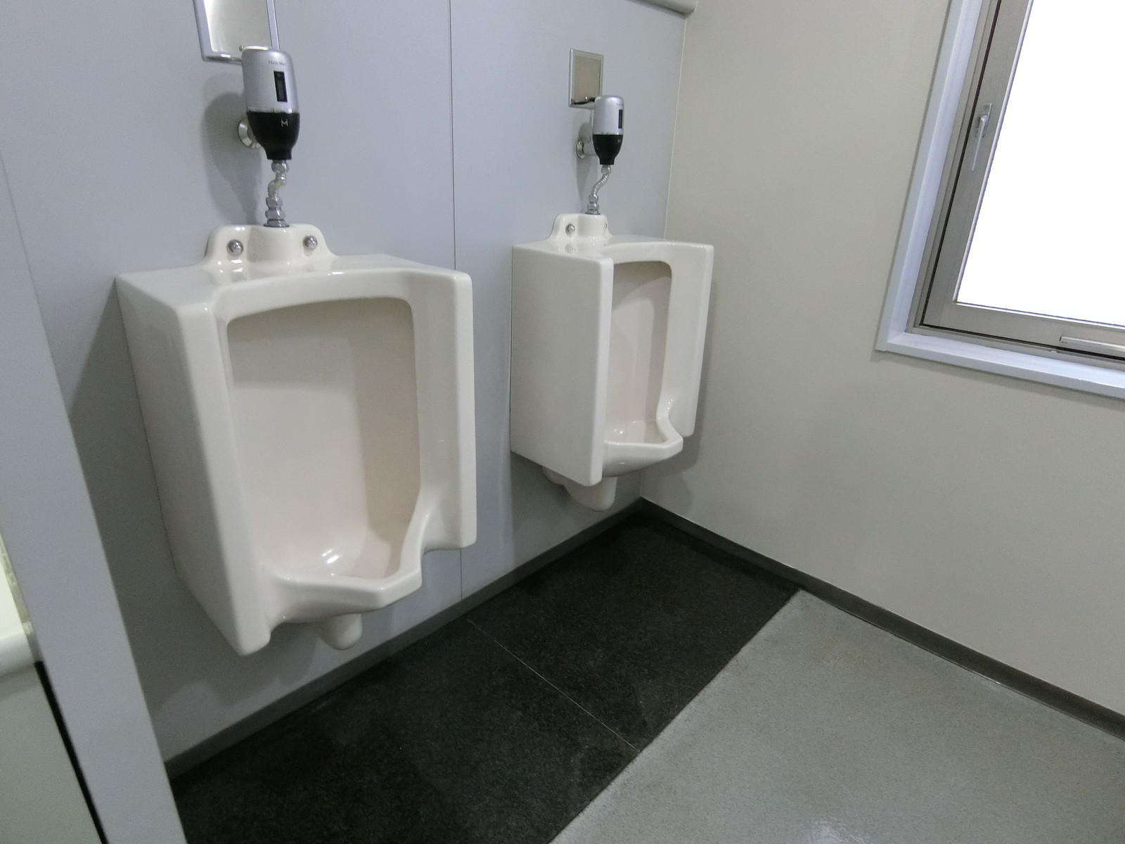 男性用トイレ