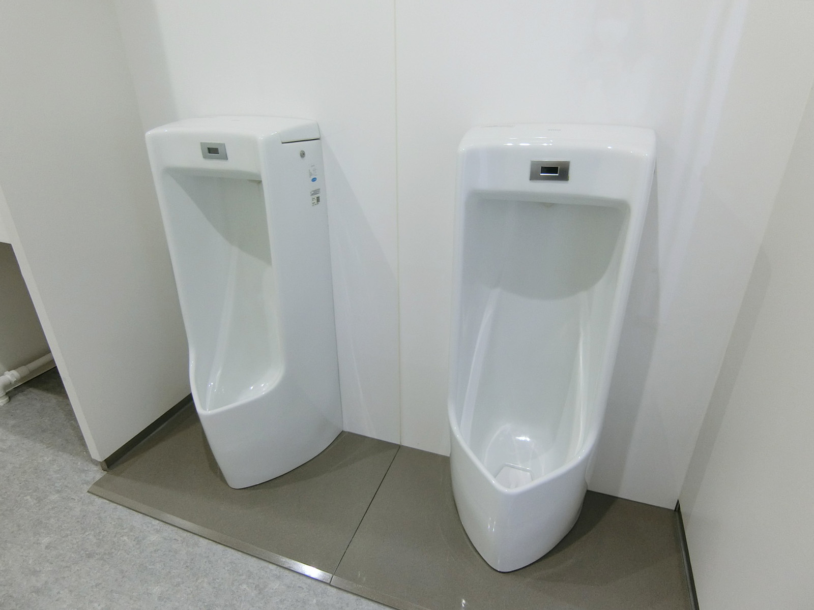 男性用トイレ