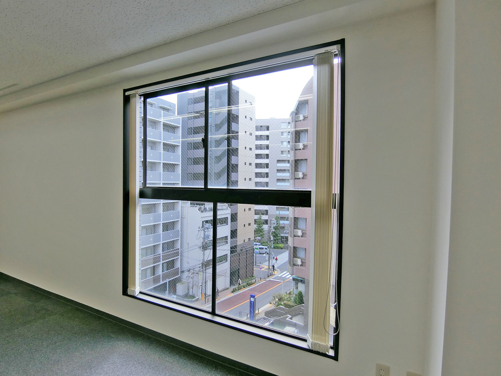 窓際の様子