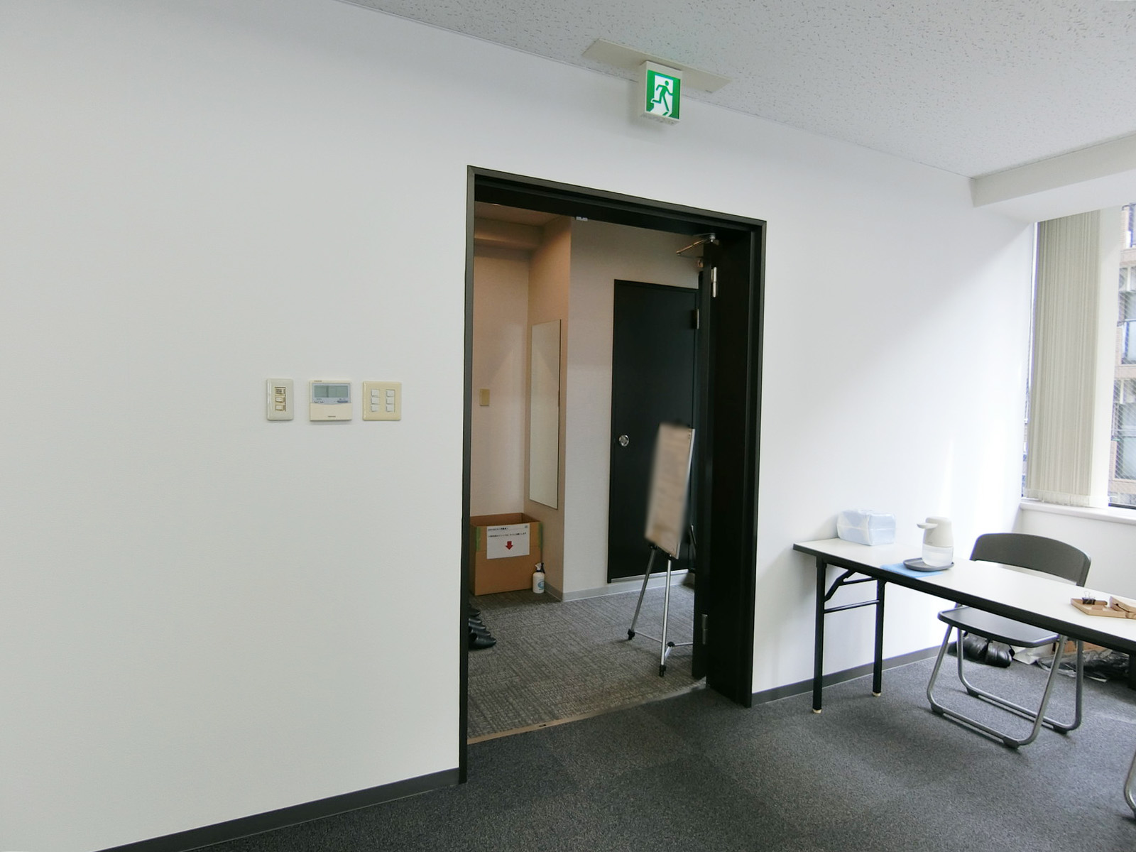貸室出入り口