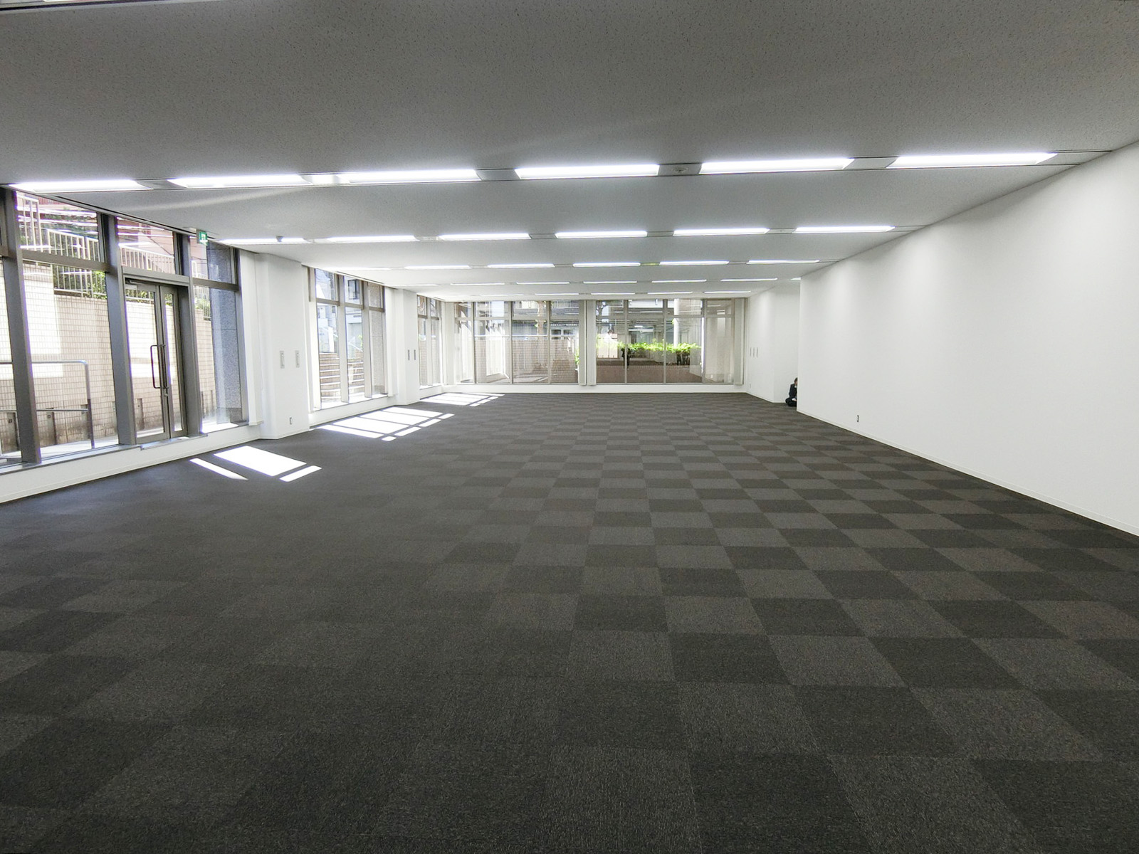 オフィス室内参考画像