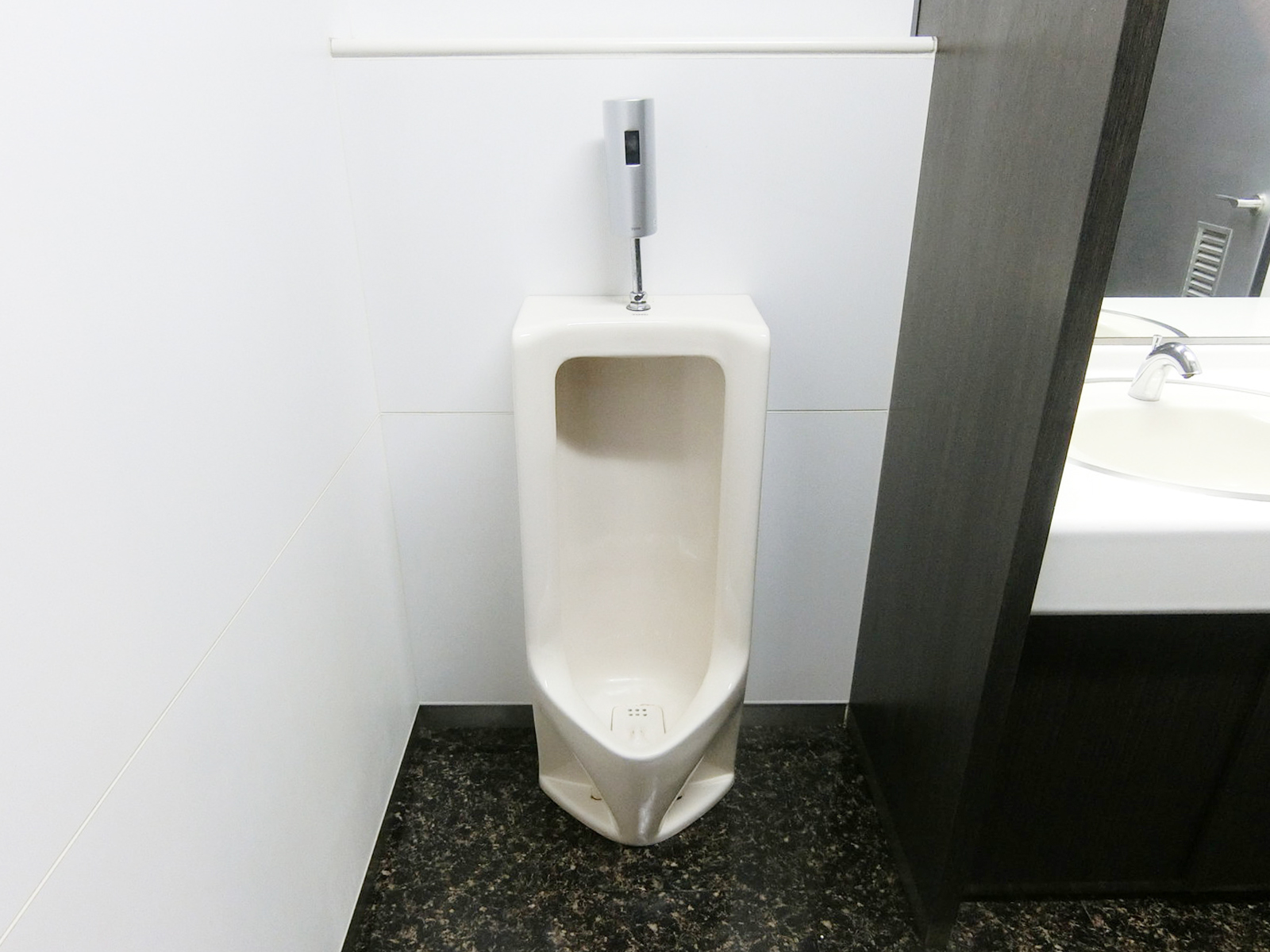 男性用トイレ