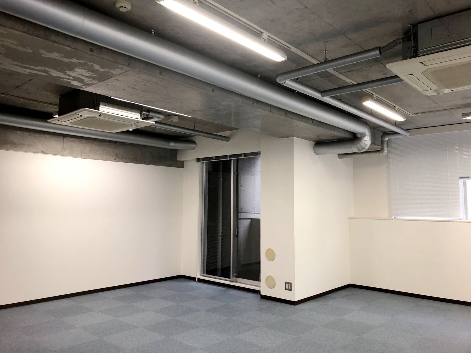 バルコニー出入口
