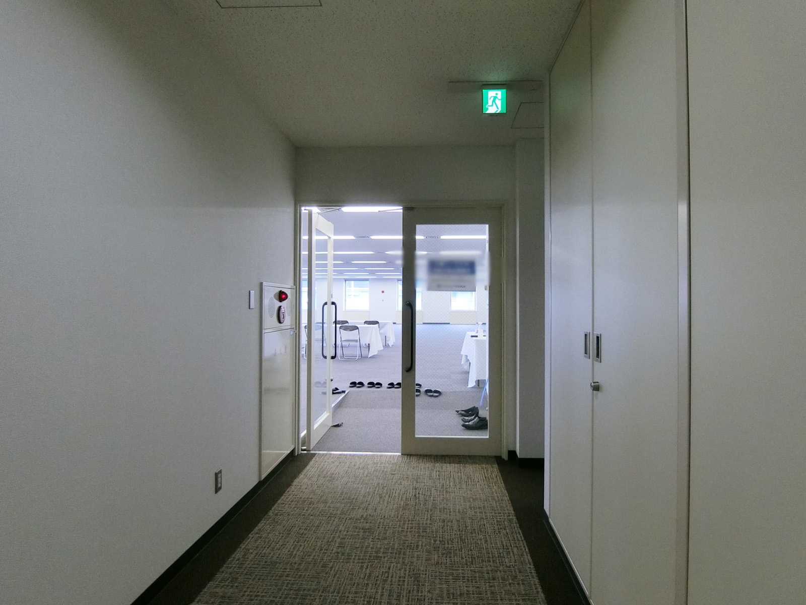 貸室出入り口