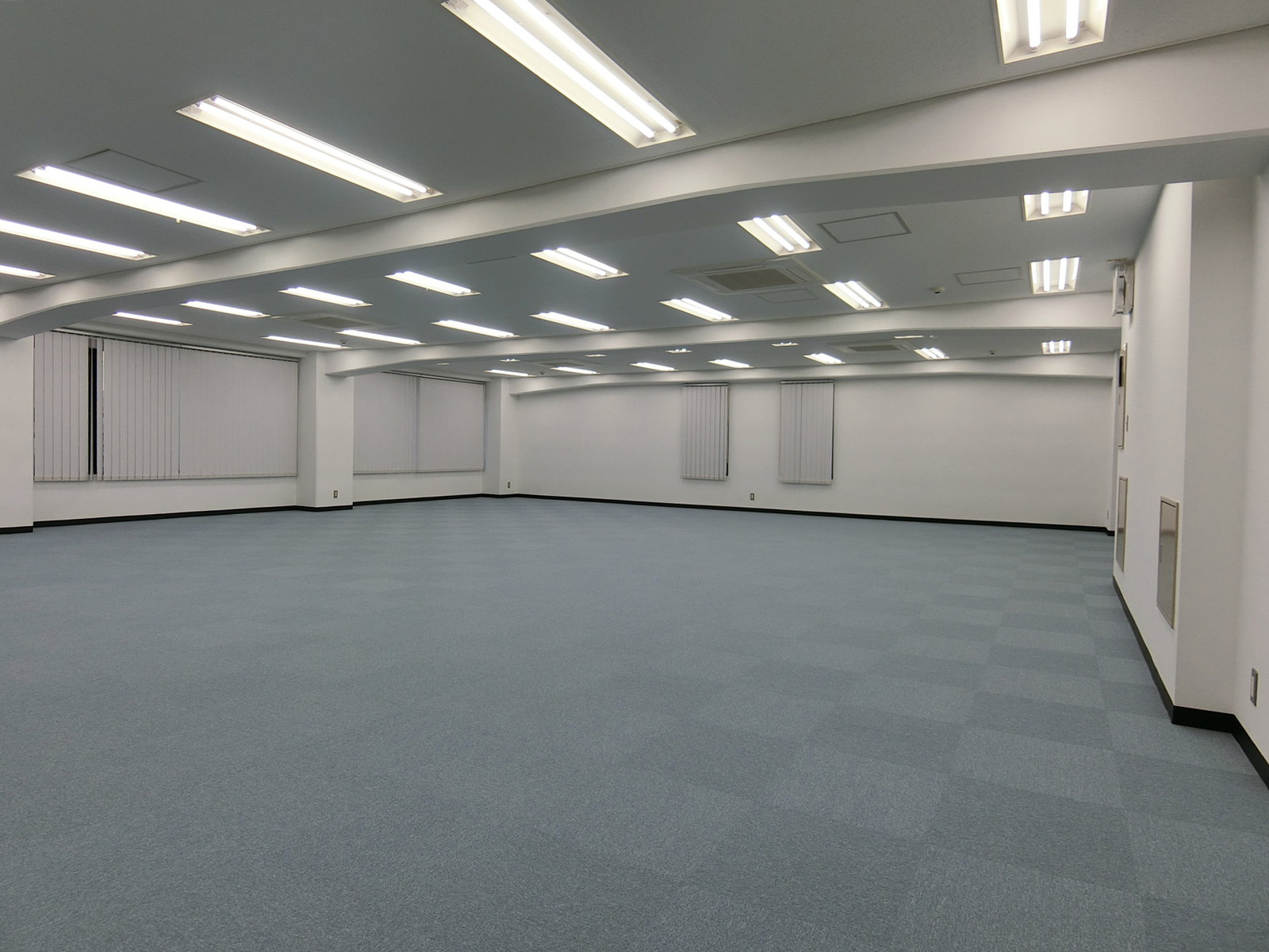 オフィス室内参考画像