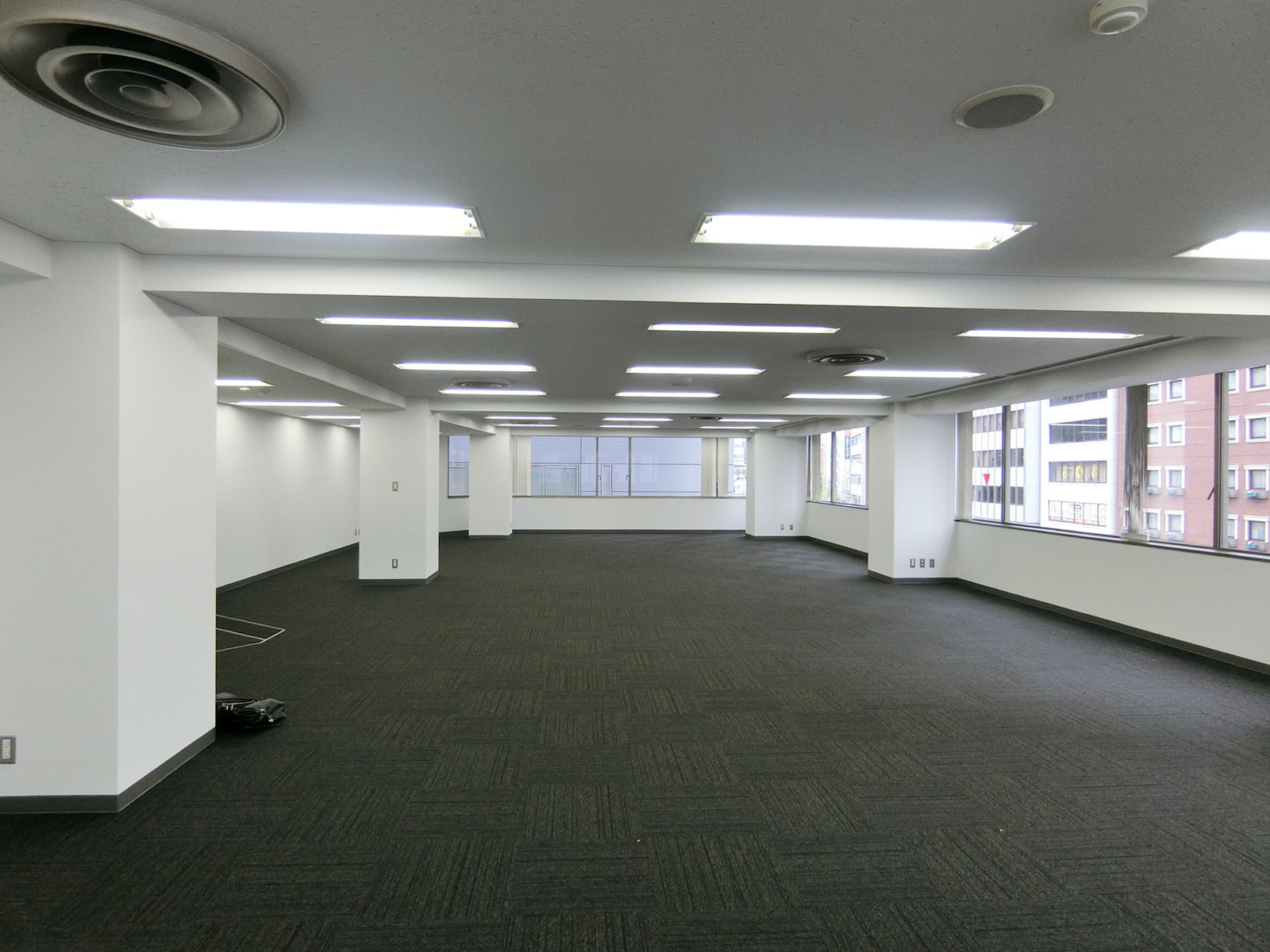 オフィス室内参考画像