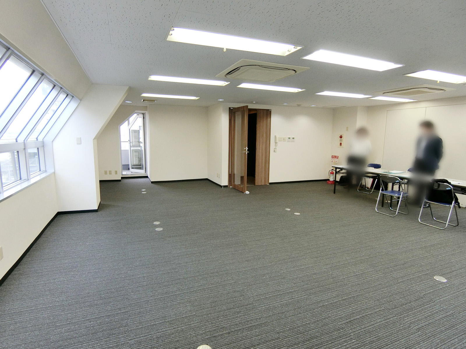 別角度の様子