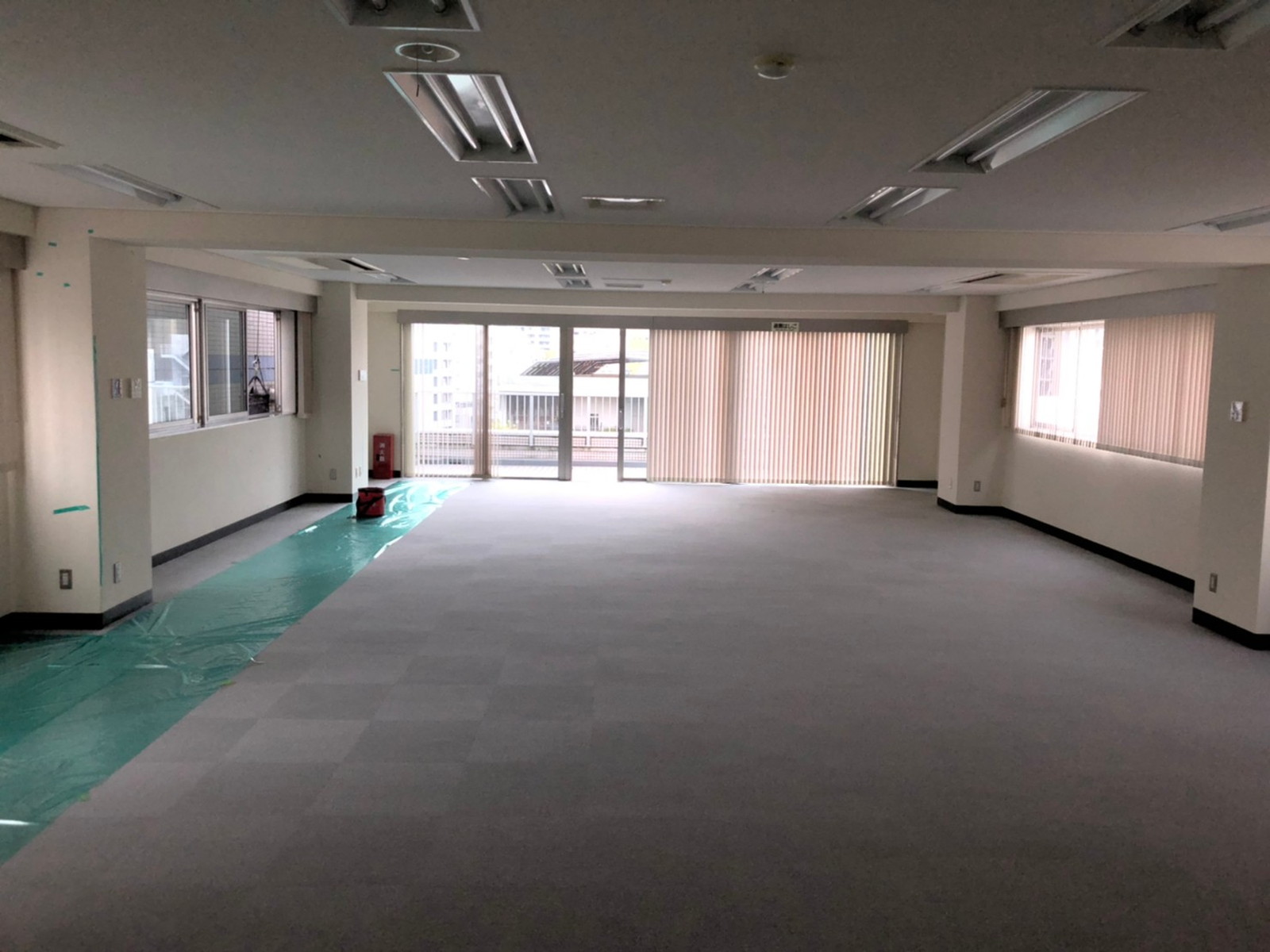 オフィス室内参考画像