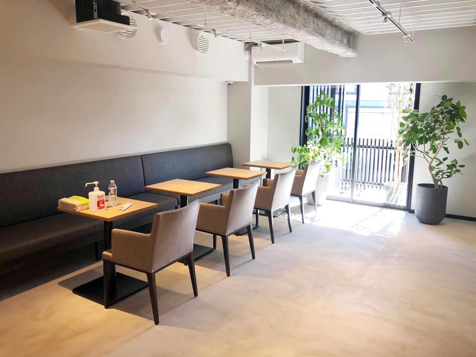 ラウンジ