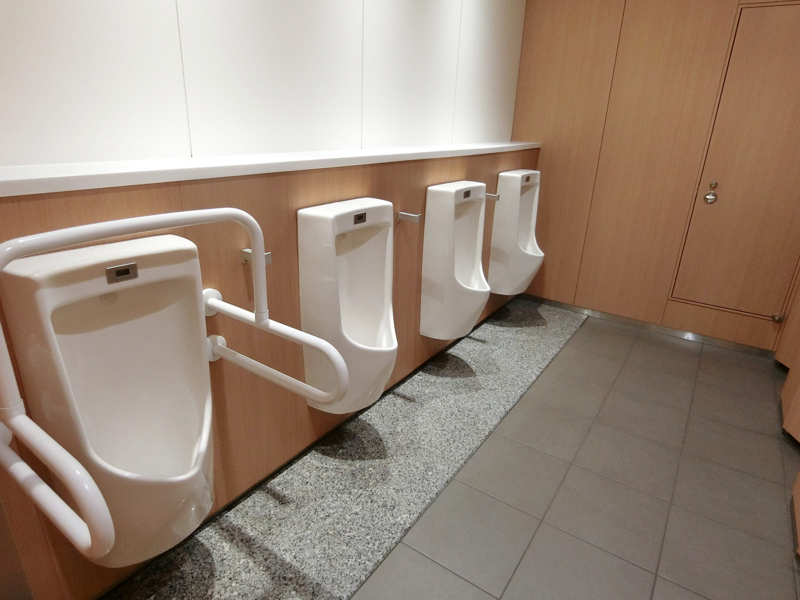 男性用トイレ