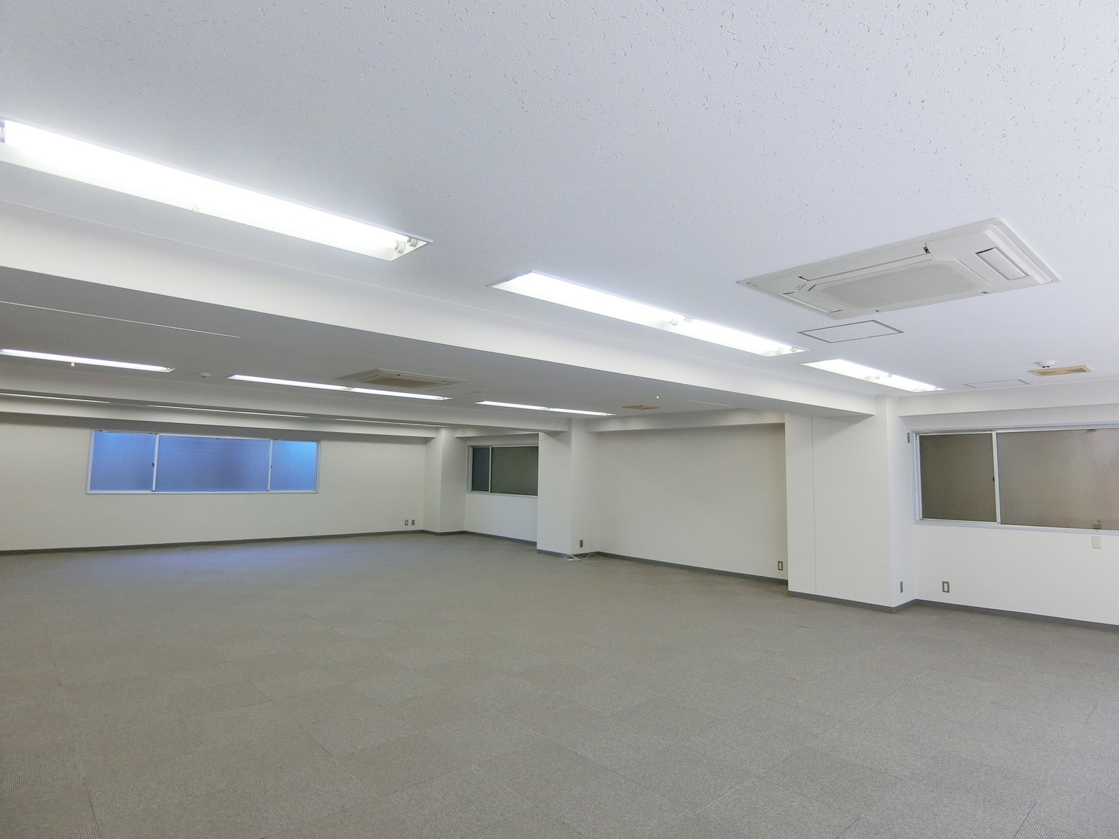 別角度の様子