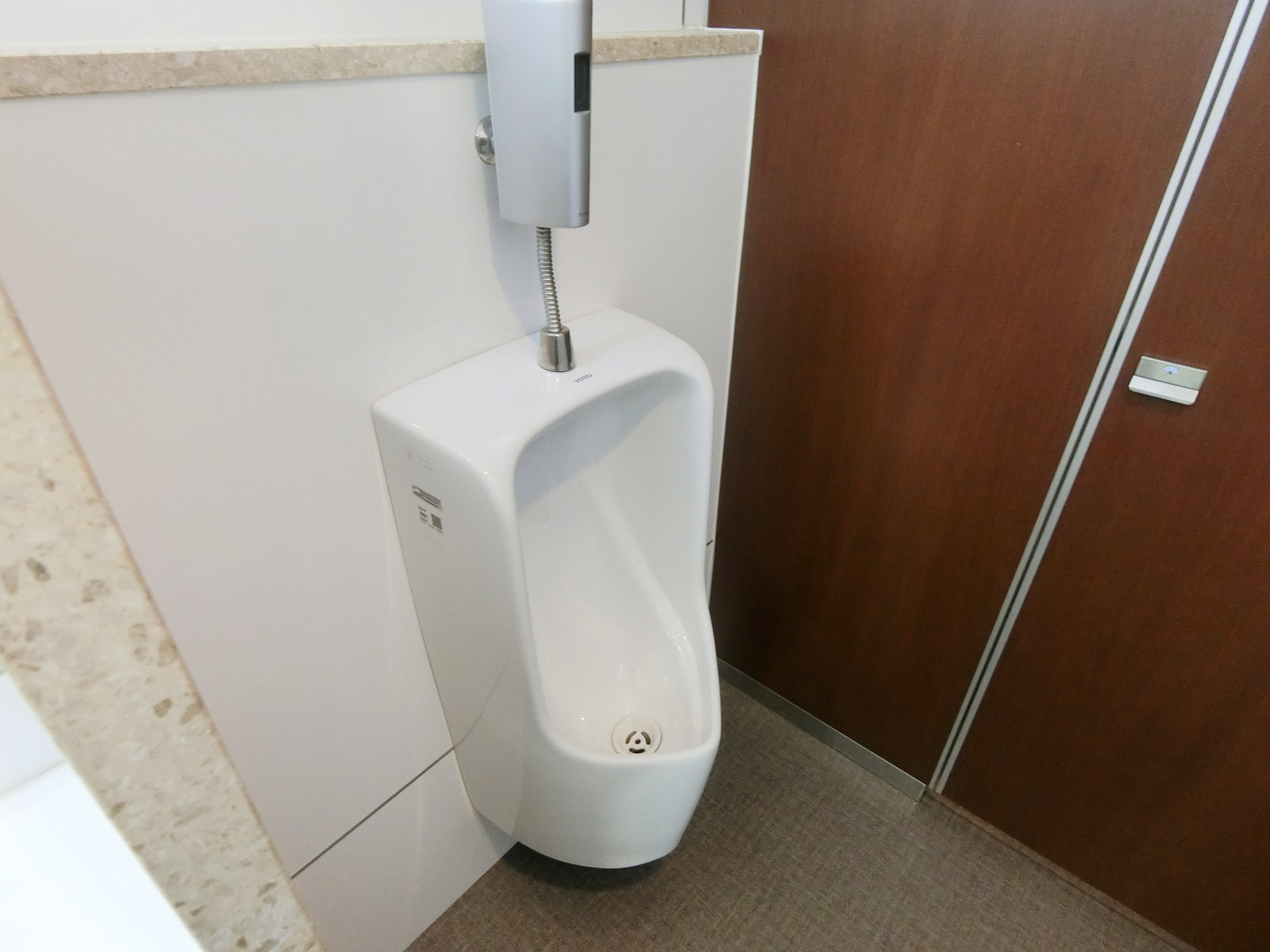 男性用トイレ