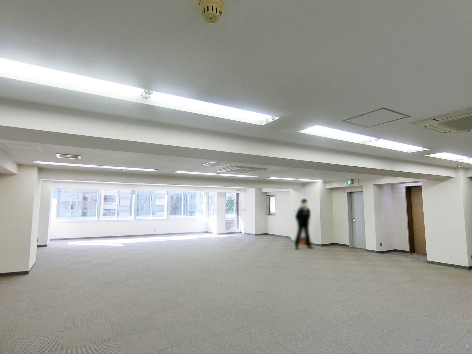 オフィス室内参考画像
