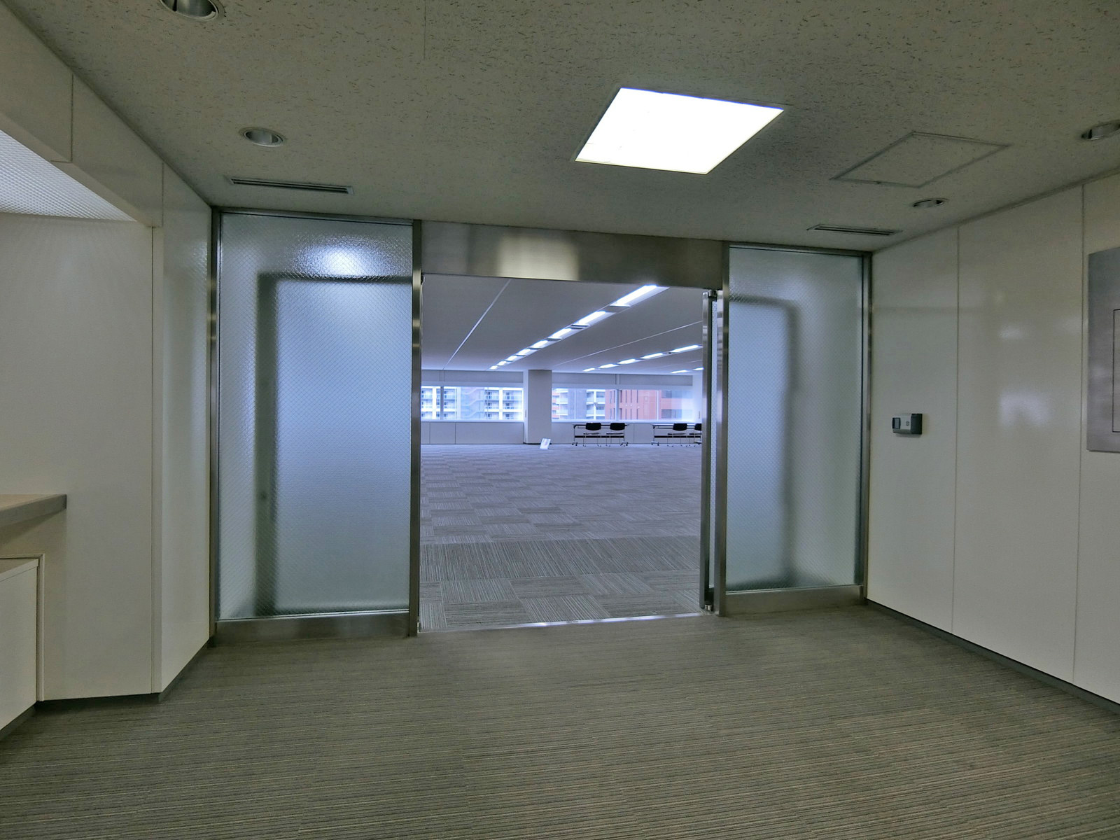 貸室出入り口