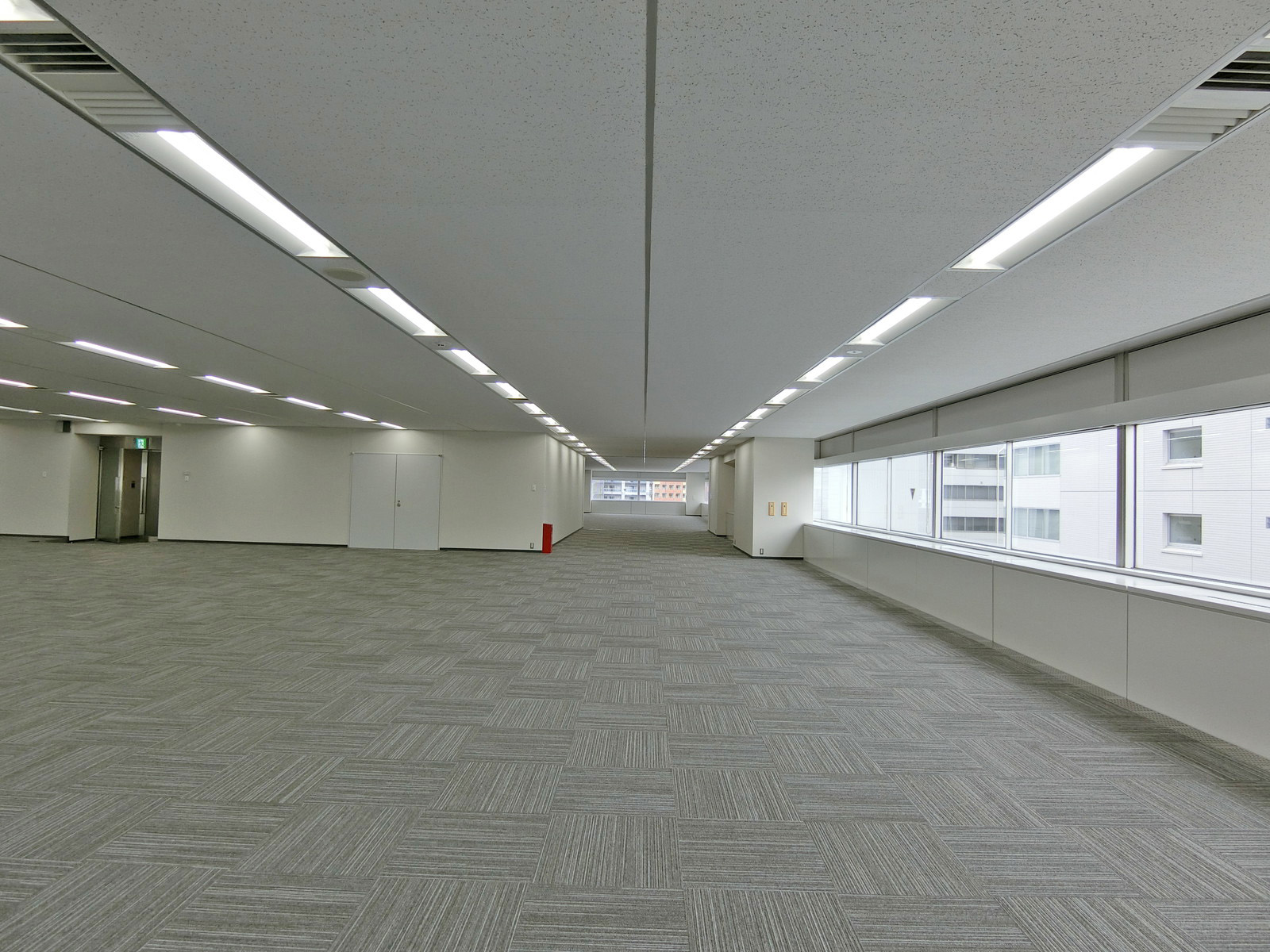 横側の様子