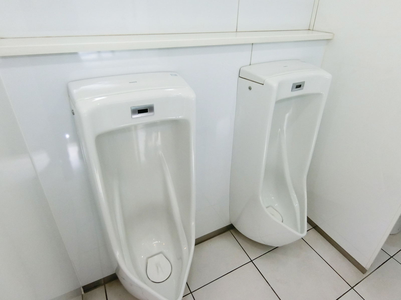 男性用トイレ