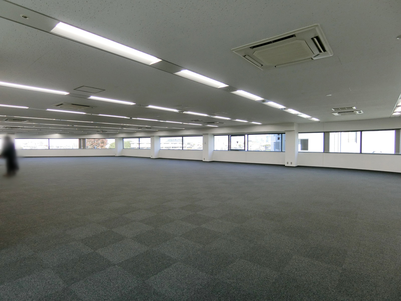 オフィス室内参考画像（4階東側・約125坪）