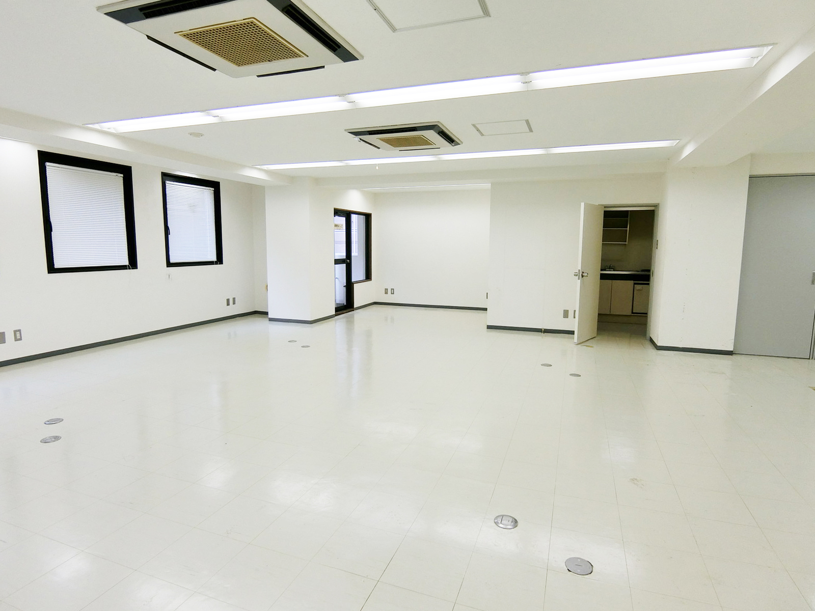 オフィス室内参考画像(3階・約31坪)