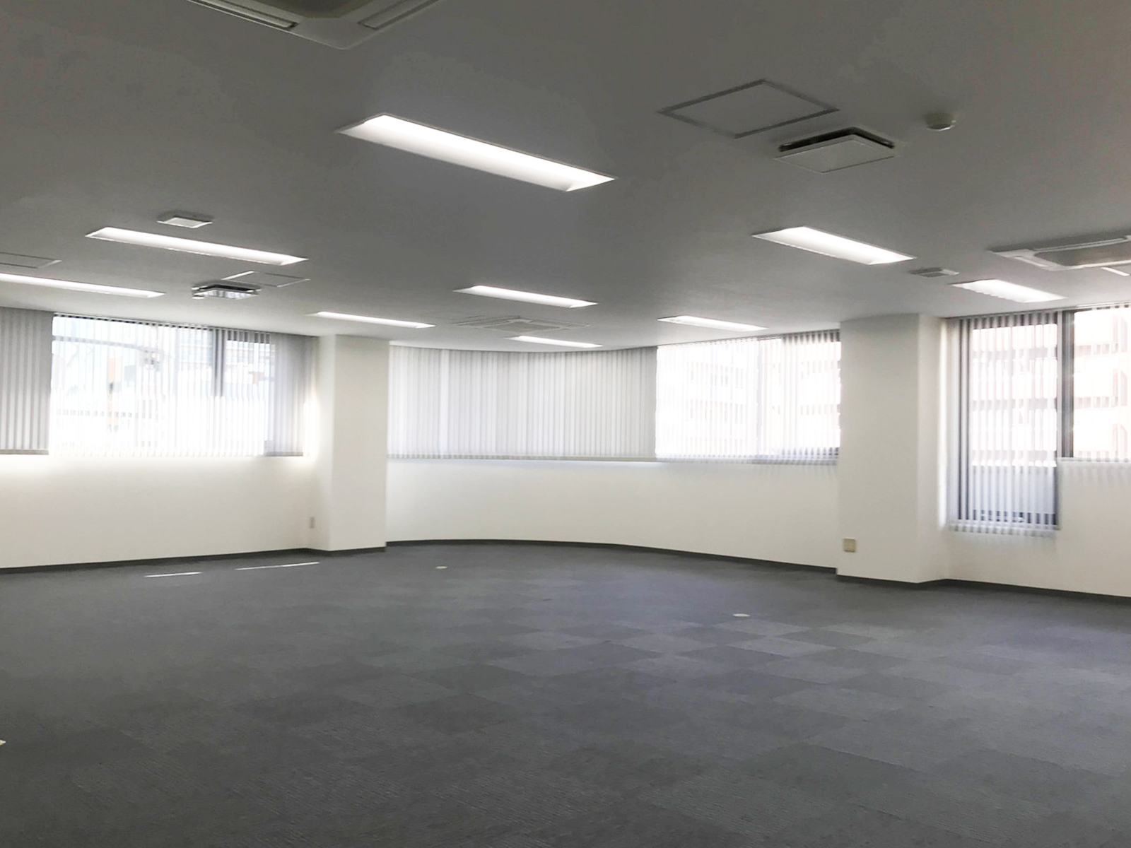 オフィス室内参考画像