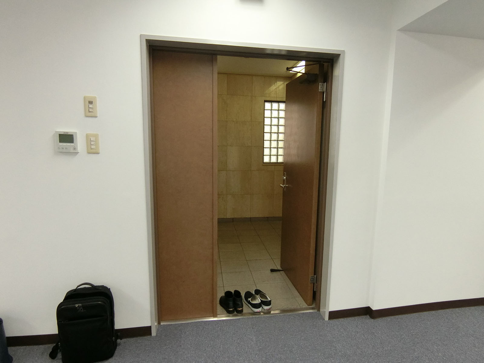 貸室出入口
